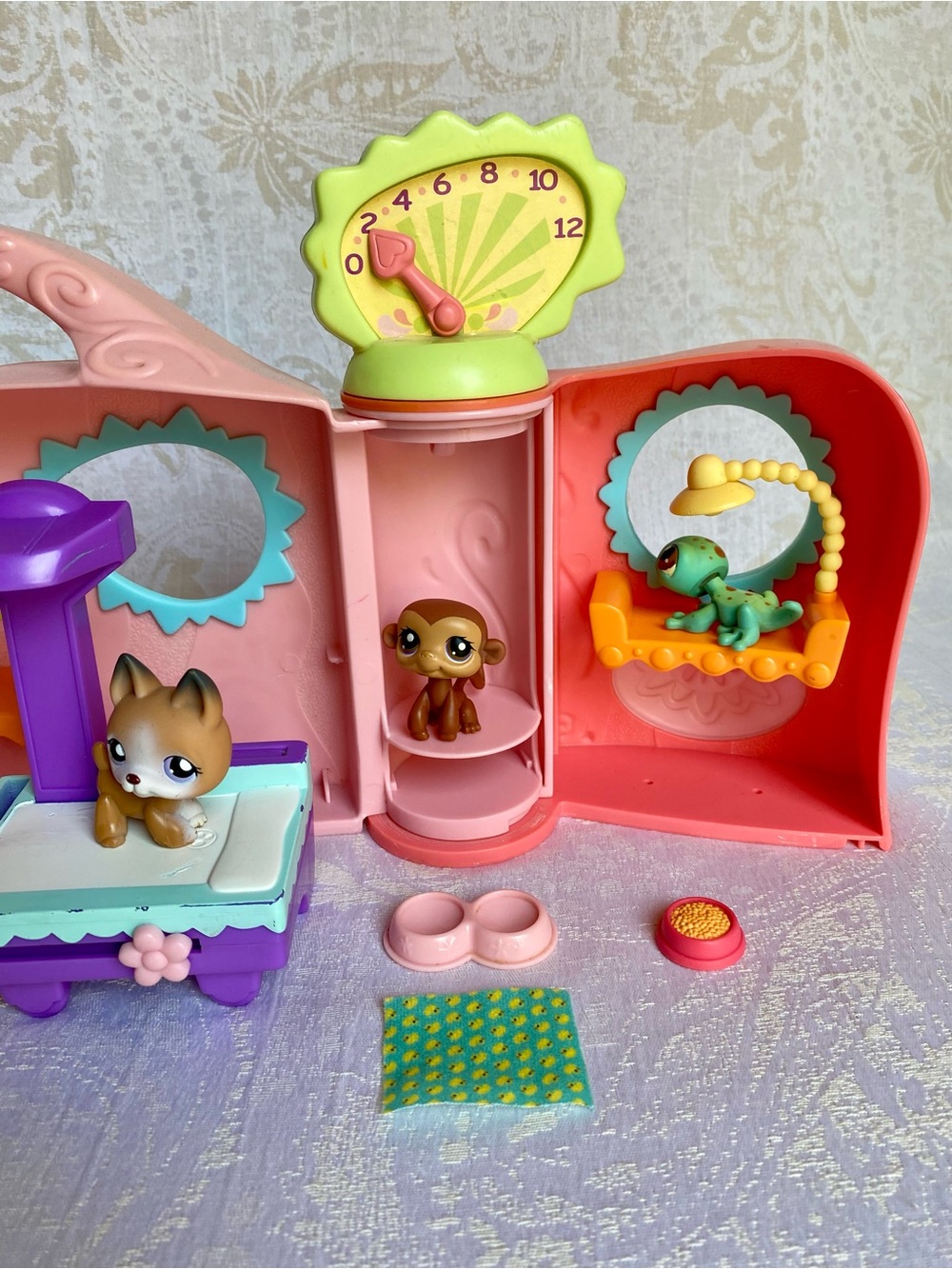 Littlest Pet Shop LPS Get Better Center Playset 2005 Hasbro - Picture 5 of 14